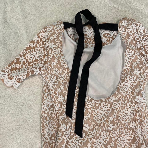 white lace dress with bow - Picture 3 of 4